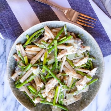 Lemon Asparagus pasta in a bowl